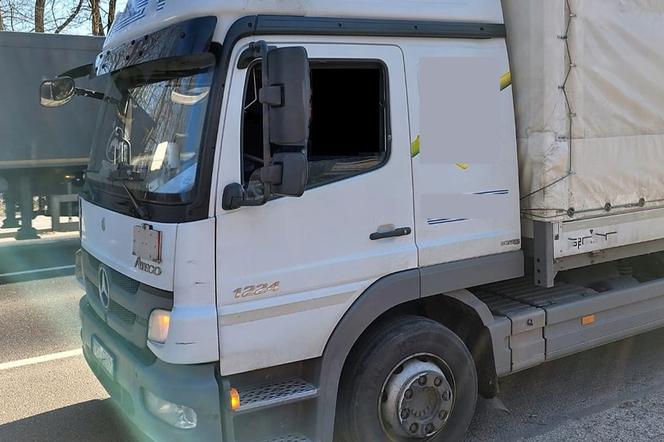 Kierowca ciężarówki na haju. W kabinie miał marihuanę i kokainę 