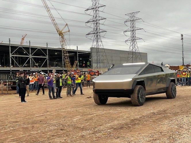 Tesla Cybertruck 