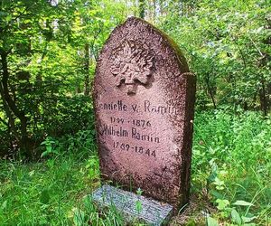 Leśny cmentarz rodu von Ramin