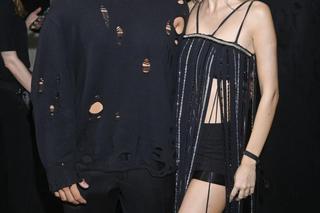 Leon Myszkowski, syn Justyny Steczkowskiej brylował na salonach z ukochaną. Czułościom nie było końca!