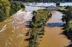 Walka o wrocławskie osiedla nad Odrą i Oławą. Mieszkańcy do późnych godzin nocnych ratowali dobytek