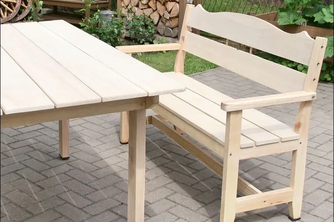Meble ogrodowe - budujemy drewnianą ławkę