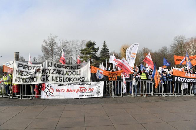 Konwencja PO w Gliwicach 7.12.2024. Wszyscy czekają na Rafała Trzaskowskiego