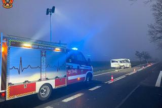 Z busa została kupa złomu. Trzy osoby ranne