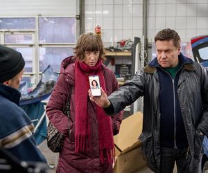 Na Wspólnej odc. 3998. Brygida (Maja Wolska), Michał (Robert Kudelski), mechanik (Mateusz Baran)