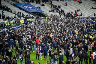 Francja - Niemcy: Piłkarze nic nie wiedzieli o zamachach! Trenerzy uznali, że lepiej im nie mówić [WIDEO]