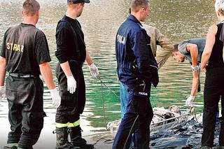 ZAKRZÓWEK: Zwłoki w zalewie - strażacy wyciągnęli trupa, który 3 lata leżał w mule