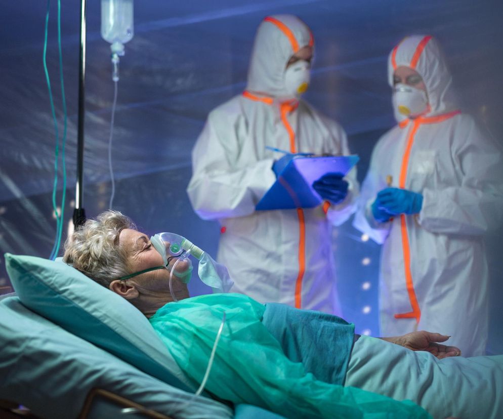 Szpital, pacjentka z chorobą zakaźną