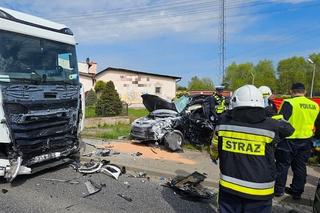 Popełnił fatalny błąd na skrzyżowaniu i zapłacił za to życiem. Tragiczny finał wypadku na Pomorzu