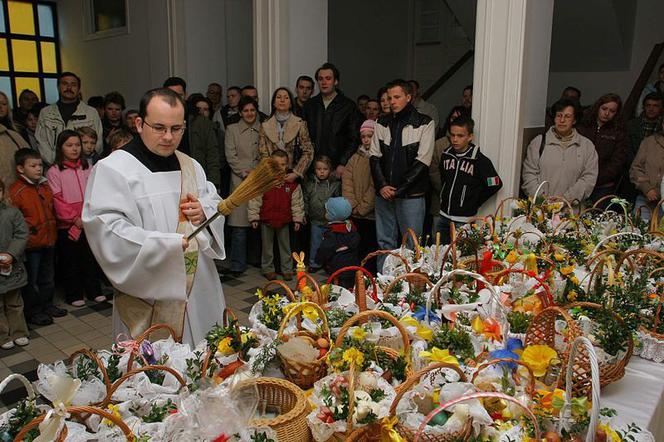 Święcenie pokarmów odbywa się w Wielką Sobotę.