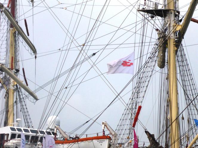 „Dar Młodzieży” w drodze do Singapuru