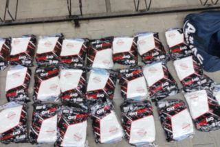 Warszawa. Karetką przemycali petardy na mecz. Student medycyny i 52-latka usłyszeli zarzuty