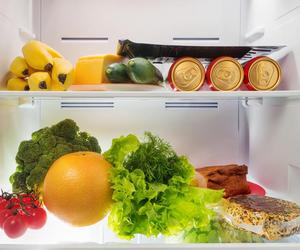 Co trzymać w lodówce, a co nie? Praktyczny przewodnik dla każdego