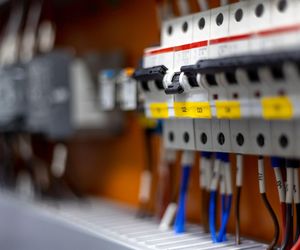 Zabezpieczenia instalacji elektrycznej ‒ wyłączniki nadprądowe i różnicowoprądowe
