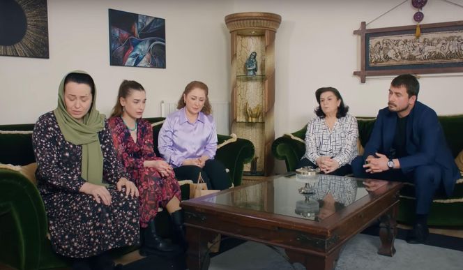 W domu Bulenta dochodzi do awantury, a Cavidan odnajduje Silę i, zachwycona bogactwem Kuzeya, próbuje zeswatać go z córką.