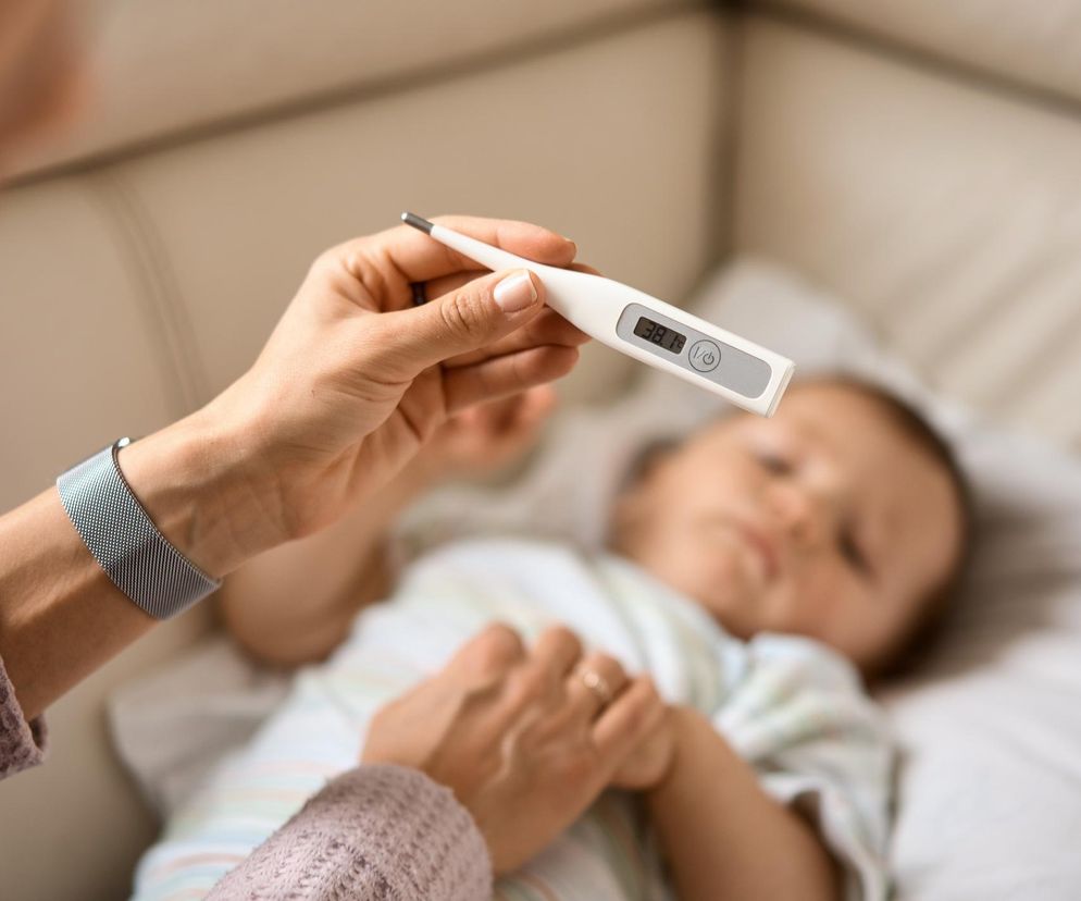 Budzi obawy rodziców - nie zawsze słusznie. 9 pytań o gorączkę u dziecka