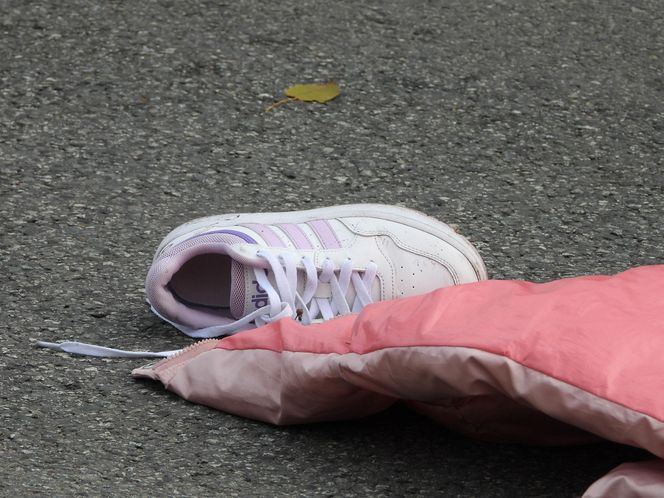 Dziewczynki potrącone na przejściu