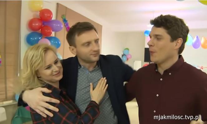 M jak miłość odc. 1427. Sonia (Barbara Wypych), Bartek (Arkadiusz Smoleński), Janek (Tomas Kollarik)