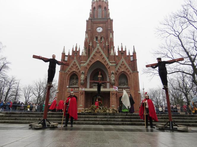 Misterium Męki Pańskiej na kalwaryjskim wzgórzu w Piekarach Śląskich