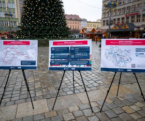 Tak najlepiej dojedziesz na Jarmark Bożonarodzeniowy 2024 we Wrocławiu