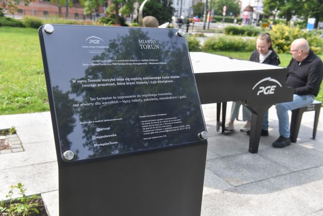 Fortepian przed Urzędem Miasta to prawdziwy hit!