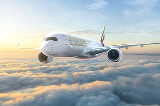 Emirates doda czwarte codzienne połączenie do Londynu Gatwick 