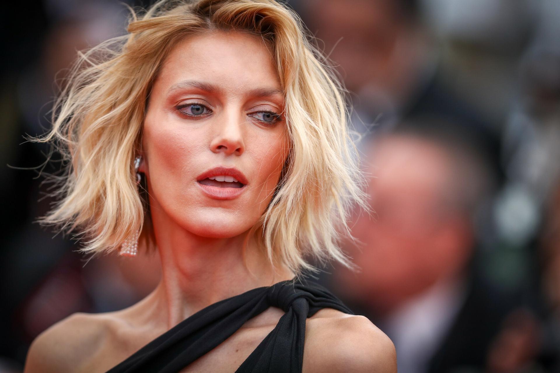 Anja Rubik nie boi się nagości! 7 najodważniejszych zdjęć, które pokazała na  Instagramie - ESKA.pl