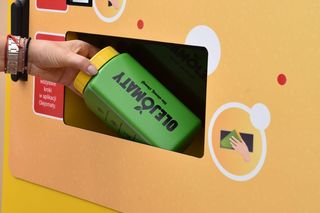 To pierwszy taki automat w regionie. W jednym z miast stanął… olejomat