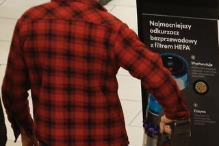 Maciej Zakościelny - męska wyprawa po odkurzacz