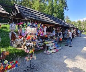 Idealny pomysł na jesienny wypad. Tutaj znajdziesz jezioro i góry, a wydasz mniej niż w Zakopanem!