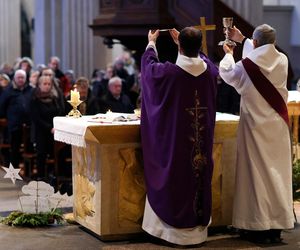 Zarobki księży w Polsce