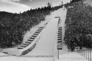 Skoki Narciarskie. PŚ 2023: Wielka Krokiew ma już prawie 100 lat! Tak wyglądały zawody na legendarnej skoczni przed wojną [ARCHIWALNE ZDJĘCIA]