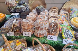 Jedzenie na jarmarku wielkanocnym 2025 w Krakowie