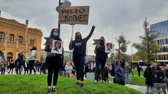 Strajk Kobiet we Wrocławiu. Protest przeciw zakazowi aborcji