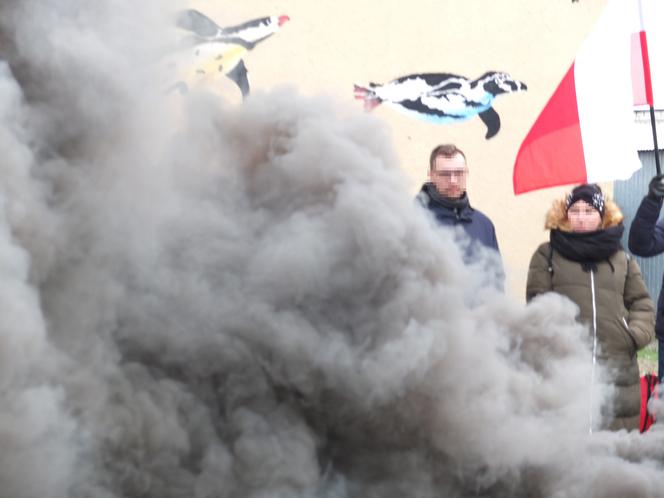 Rolnik poszedł siedzieć za brak kolczyków u świń. Protest w Lublinie