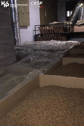 Produkowali 150 paczek papierosów na minutę. Nielegalna fabryka zlikwidowana