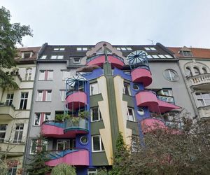 Kolorowa plomba we Wrocławiu. W latach 90-tych to był najpiękniejszy budynek we Wrocławiu
