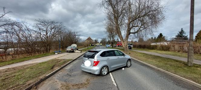 Poważny wypadek na Inwalidów w Bydgoszczy. Cztery osoby ranne