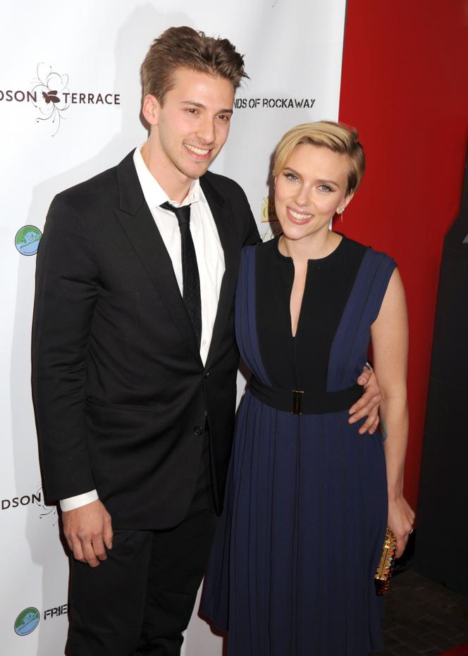 Scarlett Johansson z bratem bliźniakiem