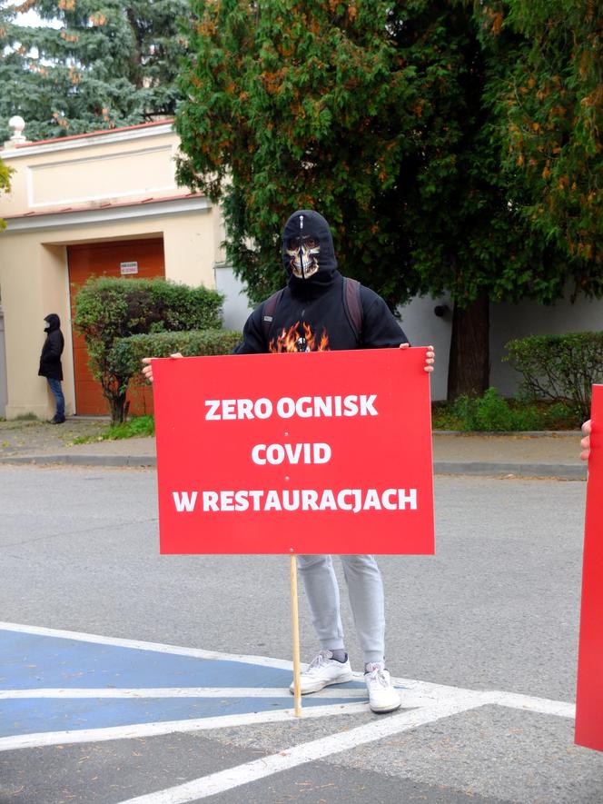 Nie chcą zamykać swoich lokali. W Lublinie protestowała branża gastronomiczna