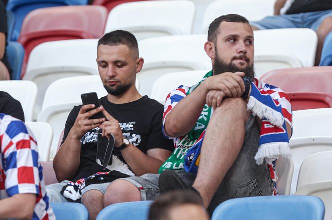Górnik Zabrze - Termalica Nieciecza. Niesamowita atmosfera na Arenie Zabrze! Kibice Górnika dopingują swoją drużynę