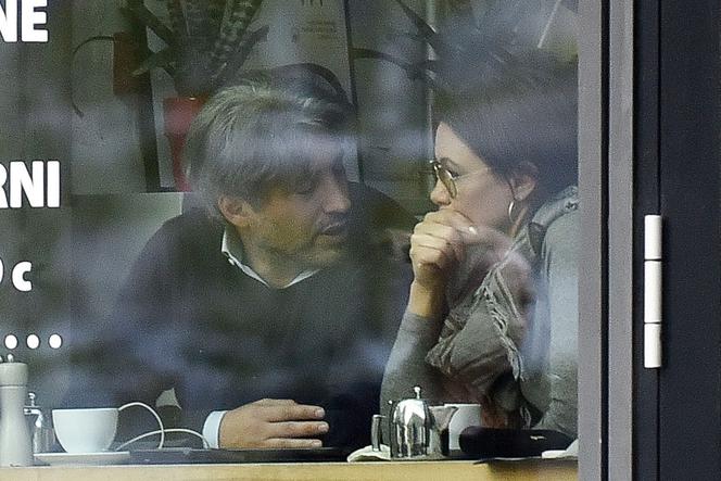 Kinga Rusin i Marek Kujawa całuja się 