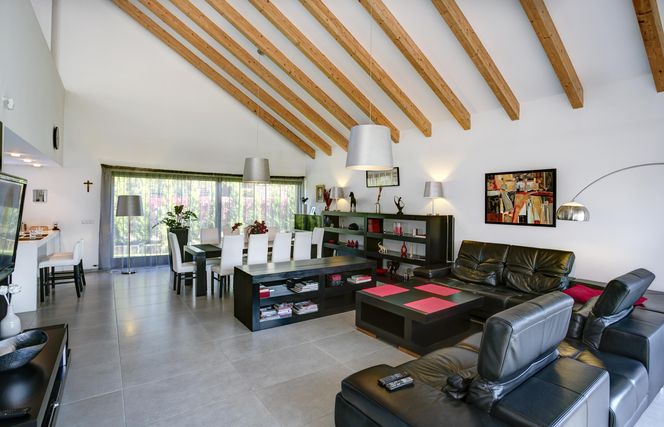 Inspiracją dla tyskiego domu były architektura holenderska oraz śląskie familoki