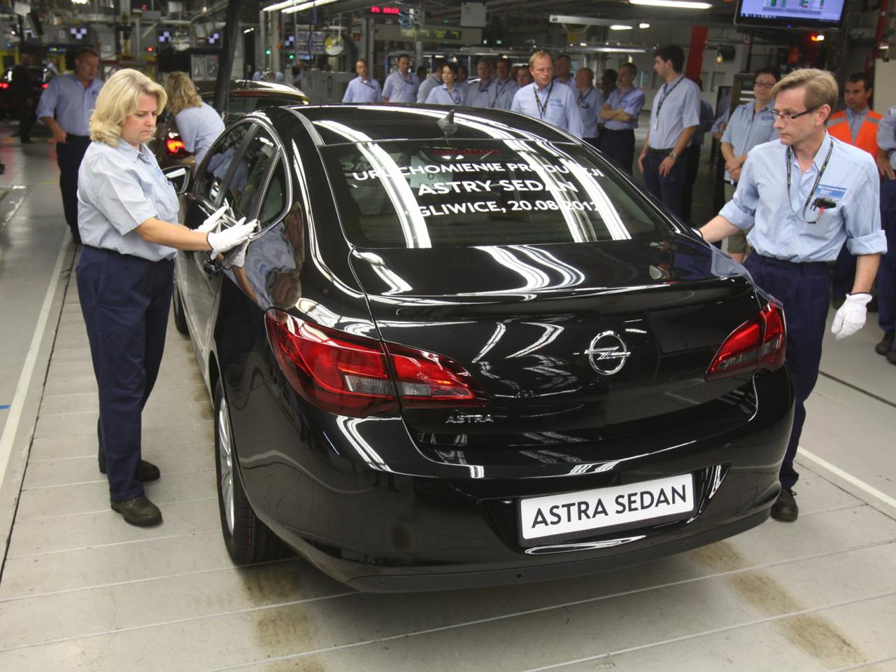 Opel Astra Sedan 2012