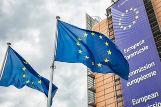 UE stawia ultimatum: bez reform emerytalnych nie będzie unijnych miliardów! Co to oznacza dla Polski?