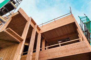 Budowa biurowca Sylva Drewno w technologii drewna klejonego krzyżowo, CLT