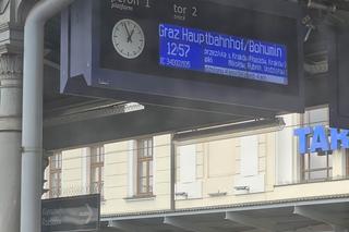 Miał być pociąg panoramiczny, przyjechał zwykły [GALERIA]