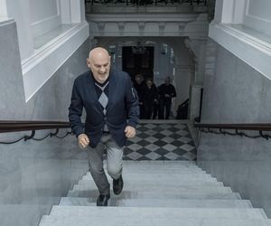 Gwiazdor Na Wspólnej zaatakowany przez fankę! Niech pan już przestanie chlać!