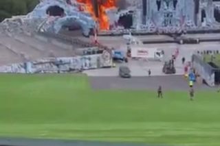 Wielki pożar na scenie głównej popularnego festiwalu. Trwa akcja gaśnicza [ZDJĘCIA]