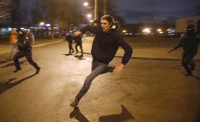 Rosjanie protestują przeciwko Putinowi! Tysiące na ulicach, aresztowania